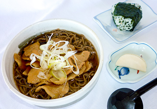 肉うどん（温）